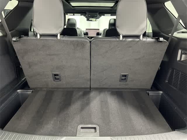 Thumbnail: 2025 Ford Explorer - 32