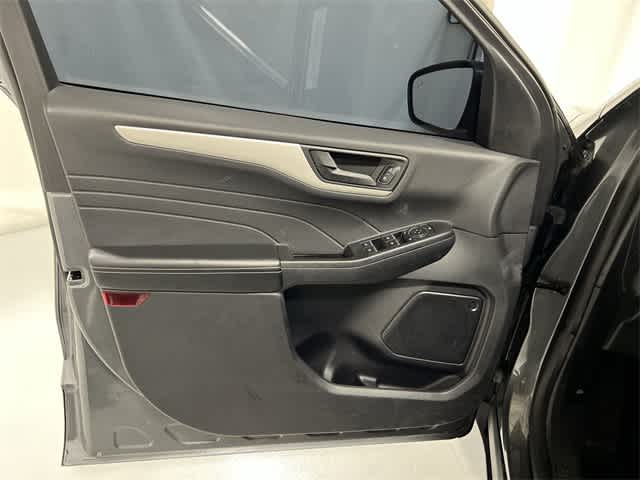 Thumbnail: 2022 Ford Escape - 33