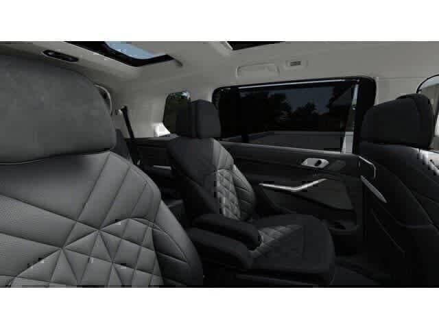 Thumbnail: 2026 BMW X7 - 12