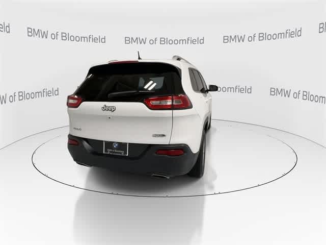 Thumbnail: 2017 Jeep Cherokee - 7