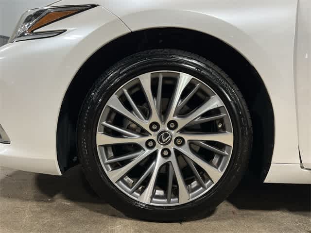 Thumbnail: 2020 Lexus ES - 19