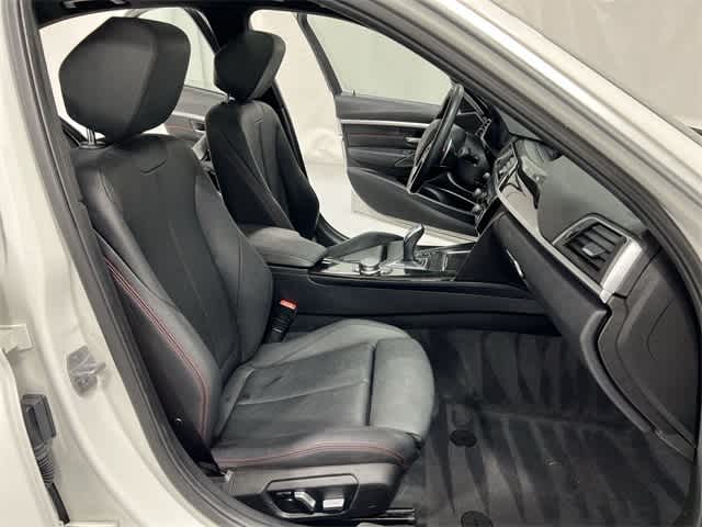 Thumbnail: 2018 BMW 3 Series - 26