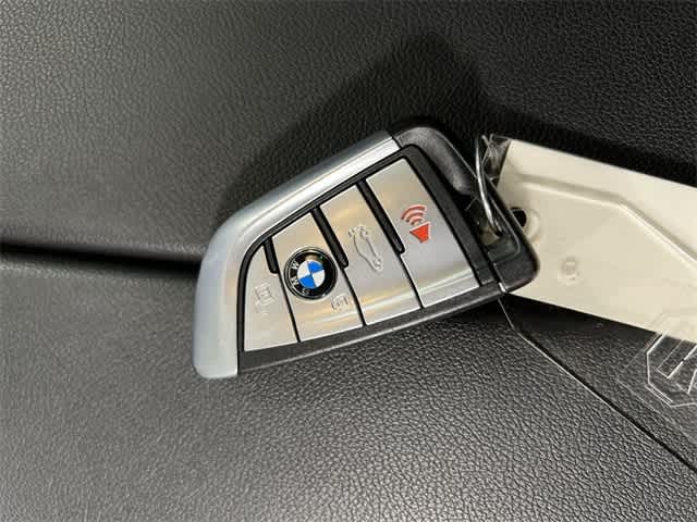 Thumbnail: 2023 BMW 5 Series - 33