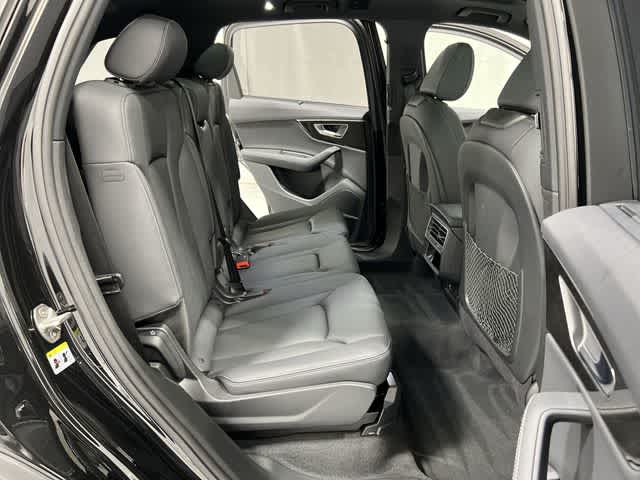 Thumbnail: 2025 Audi Q7 - 25