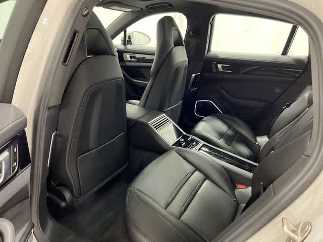 Thumbnail: 2022 Porsche Panamera - 24