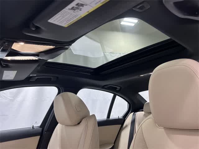 Thumbnail: 2023 BMW 3 Series - 23