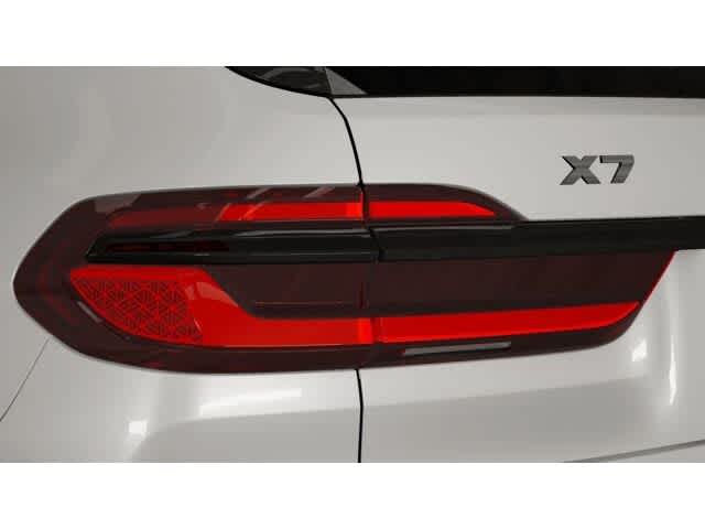 2026 BMW X7 M60i 8