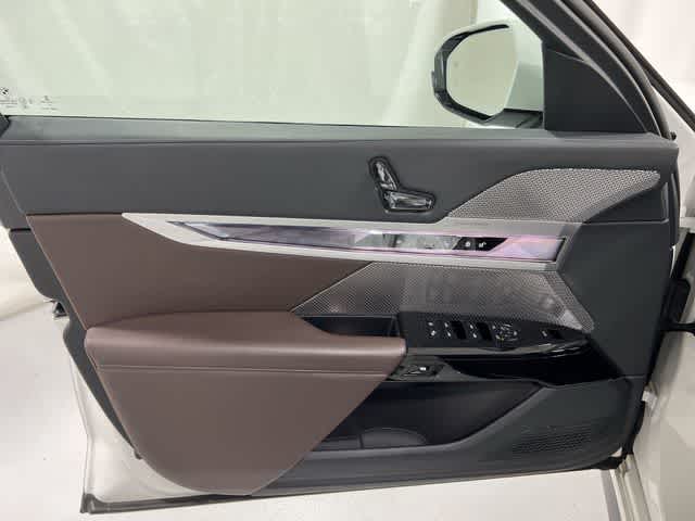 Thumbnail: 2023 BMW 7 Series - 35