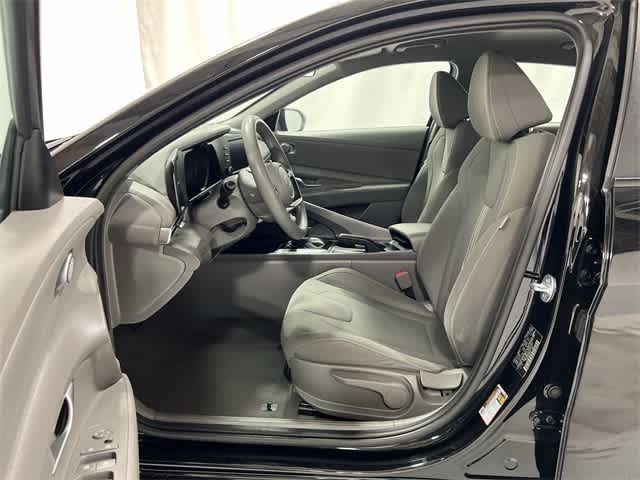 Thumbnail: 2023 Hyundai Elantra - 10