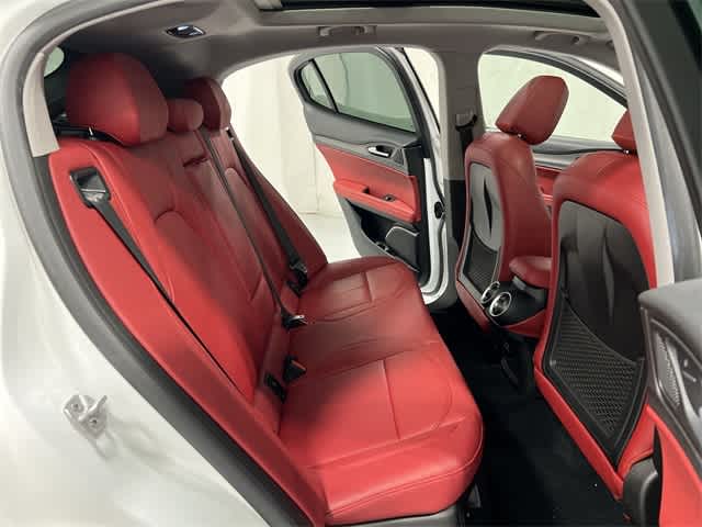 Thumbnail: 2021 Alfa Romeo Stelvio - 25