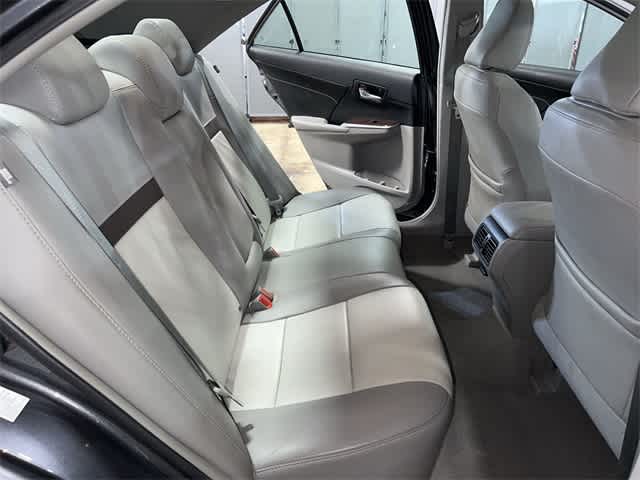 2014 Toyota Camry XLE 26