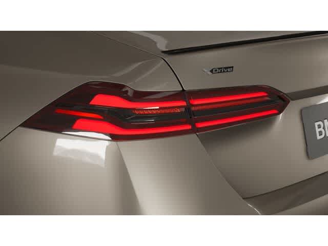 Thumbnail: 2026 BMW 5 Series - 8