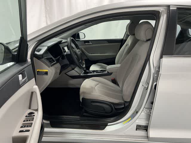 Thumbnail: 2017 Hyundai Sonata - 10