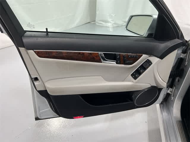 Thumbnail: 2010 Mercedes-Benz C-Class - 34