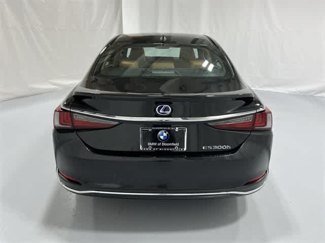 Thumbnail: 2022 Lexus ES - 13