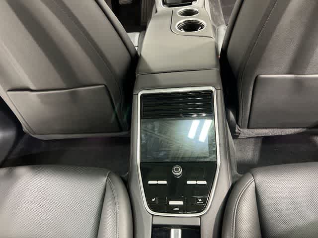 Thumbnail: 2022 Porsche Panamera - 36