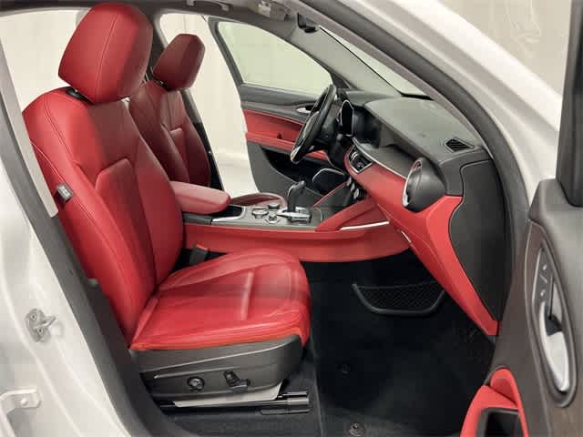 Thumbnail: 2021 Alfa Romeo Stelvio - 26