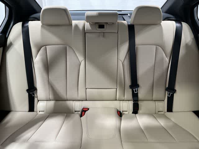 Thumbnail: 2025 BMW 3 Series - 21