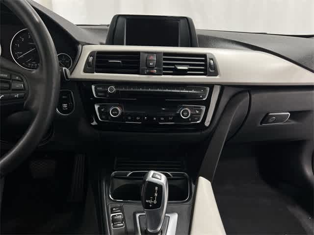 Thumbnail: 2017 BMW 3 Series - 28