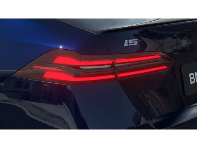 Thumbnail: 2025 BMW i5 - 8