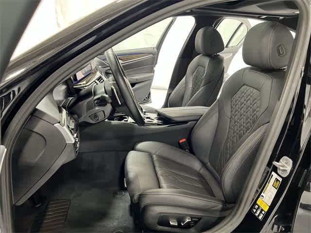 Thumbnail: 2023 BMW 5 Series - 21