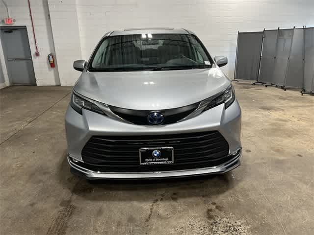 Thumbnail: 2021 Toyota Sienna - 17