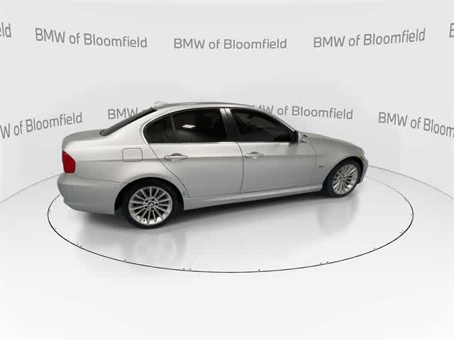 Thumbnail: 2011 BMW 3 Series - 8