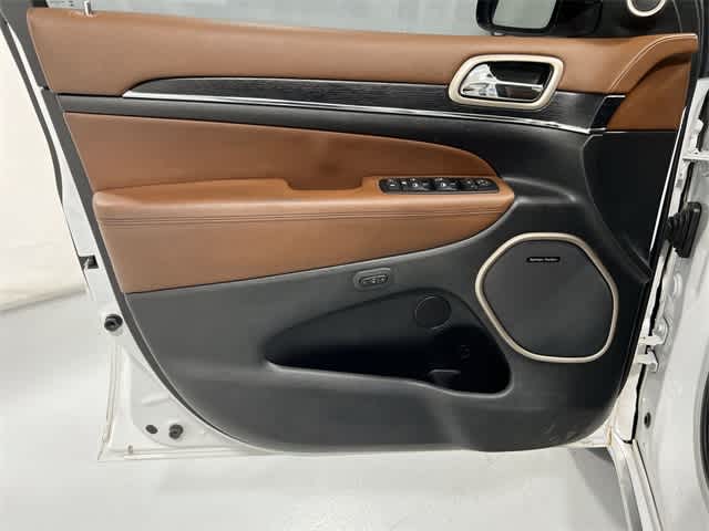 Thumbnail: 2015 Jeep Grand Cherokee - 35