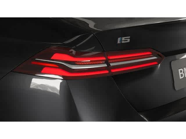 Thumbnail: 2026 BMW i5 - 8