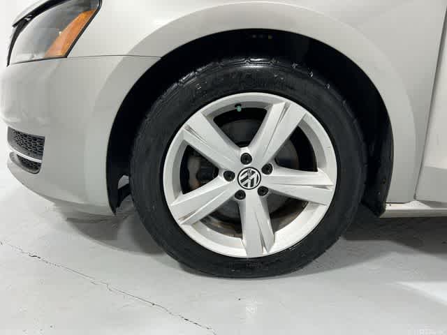 Thumbnail: 2013 Volkswagen Passat - 17