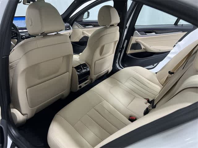 Thumbnail: 2023 BMW 5 Series - 24