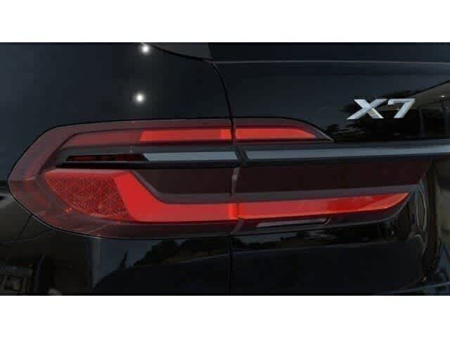 Thumbnail: 2027 BMW X7 - 8