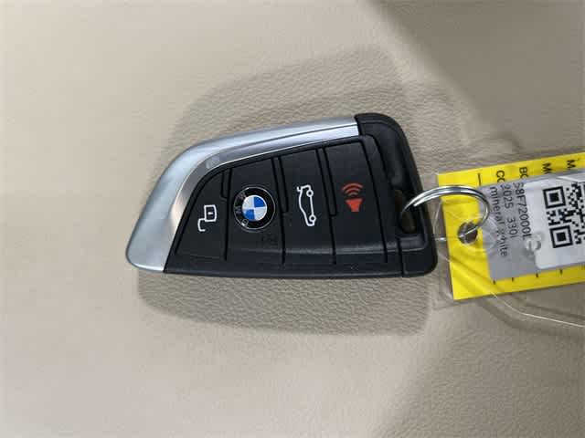 Thumbnail: 2025 BMW 3 Series - 33