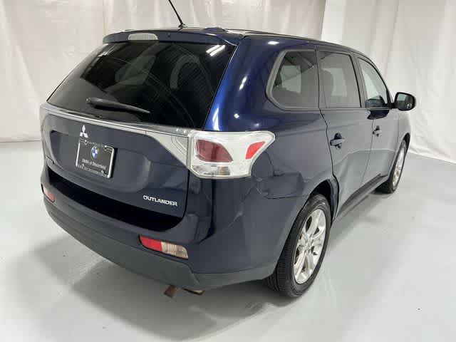 Thumbnail: 2014 Mitsubishi Outlander - 14