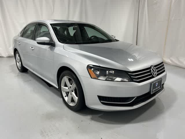 Thumbnail: 2013 Volkswagen Passat - 15