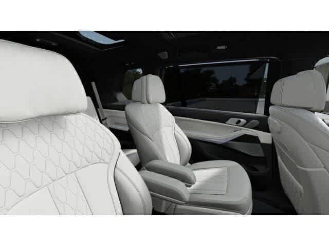 Thumbnail: 2027 BMW X7 - 14