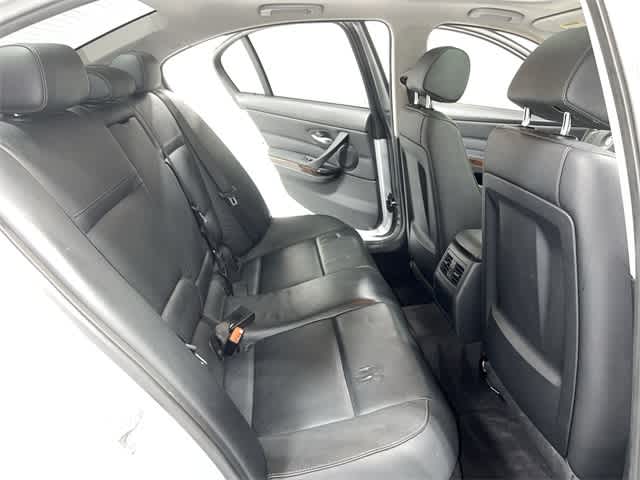 Thumbnail: 2011 BMW 3 Series - 25