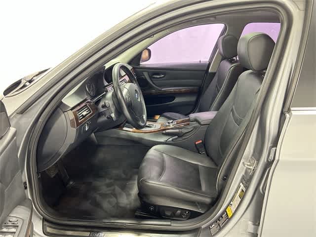 Thumbnail: 2011 BMW 3 Series - 10