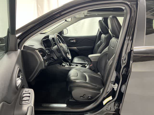 Thumbnail: 2020 Jeep Cherokee - 10