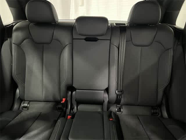 Thumbnail: 2022 Audi SQ5 - 22