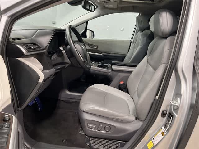 Thumbnail: 2021 Toyota Sienna - 10