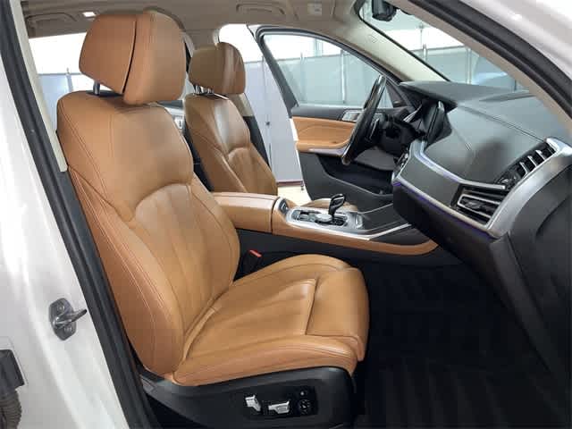 2020 BMW X7 xDrive40i 27