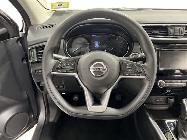 Thumbnail: 2020 Nissan Rogue Sport - 26