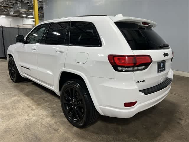 Thumbnail: 2017 Jeep Grand Cherokee - 12