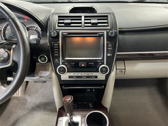 2014 Toyota Camry XLE 29