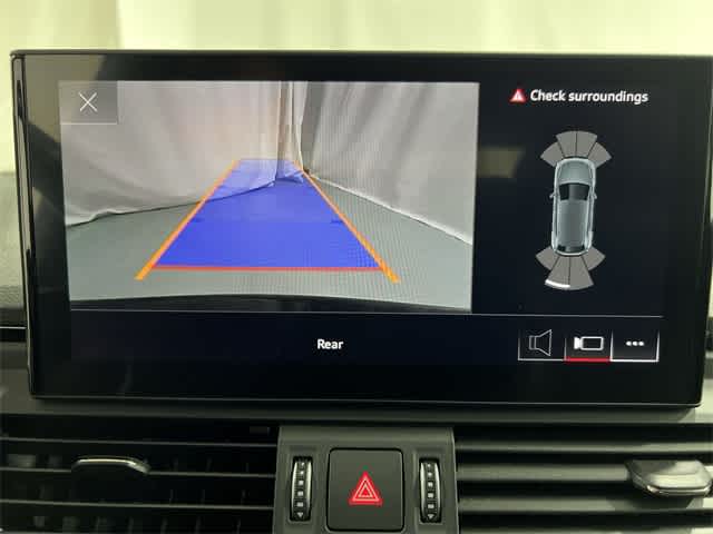 Thumbnail: 2022 Audi SQ5 - 28