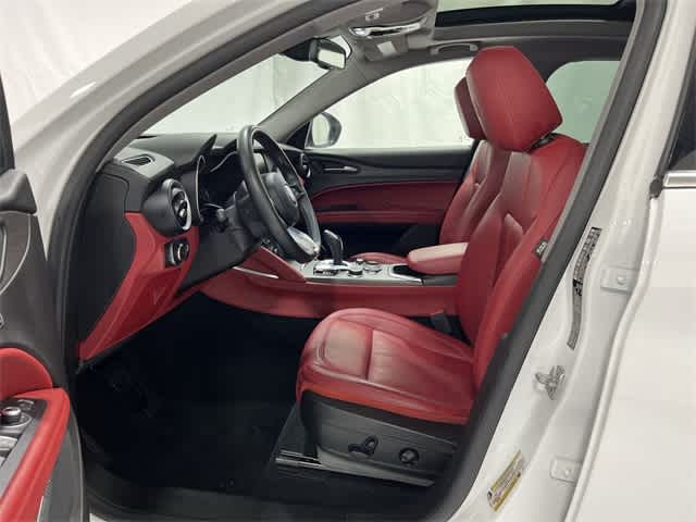 Thumbnail: 2021 Alfa Romeo Stelvio - 10