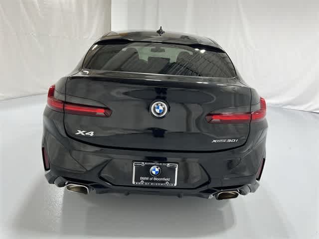 Thumbnail: 2023 BMW X4 - 13