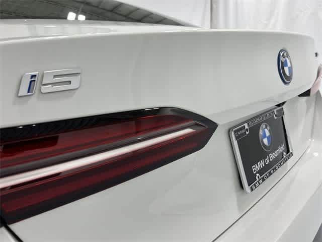 Thumbnail: 2025 BMW i5 - 17