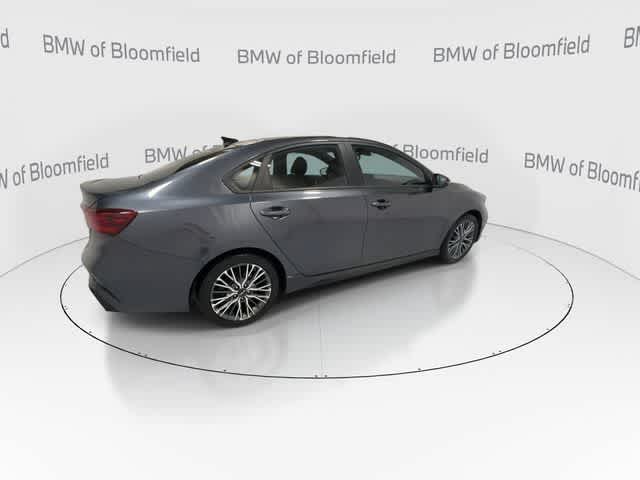 Thumbnail: 2023 Kia Forte - 8